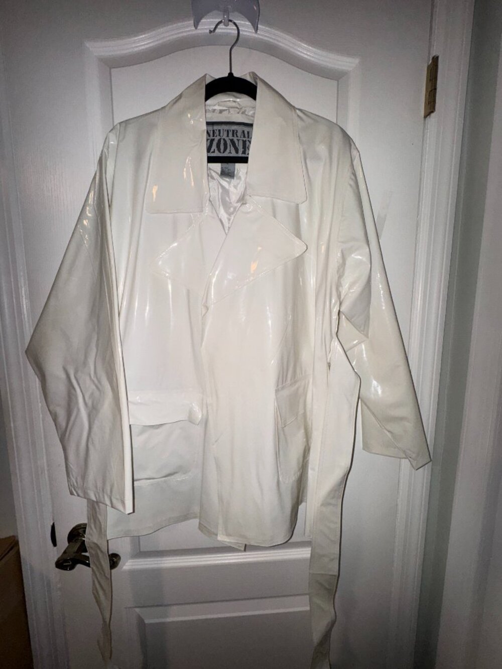 Vintage Neutral Zone White Vinyl Belted Trench Raincoat – Women’s L